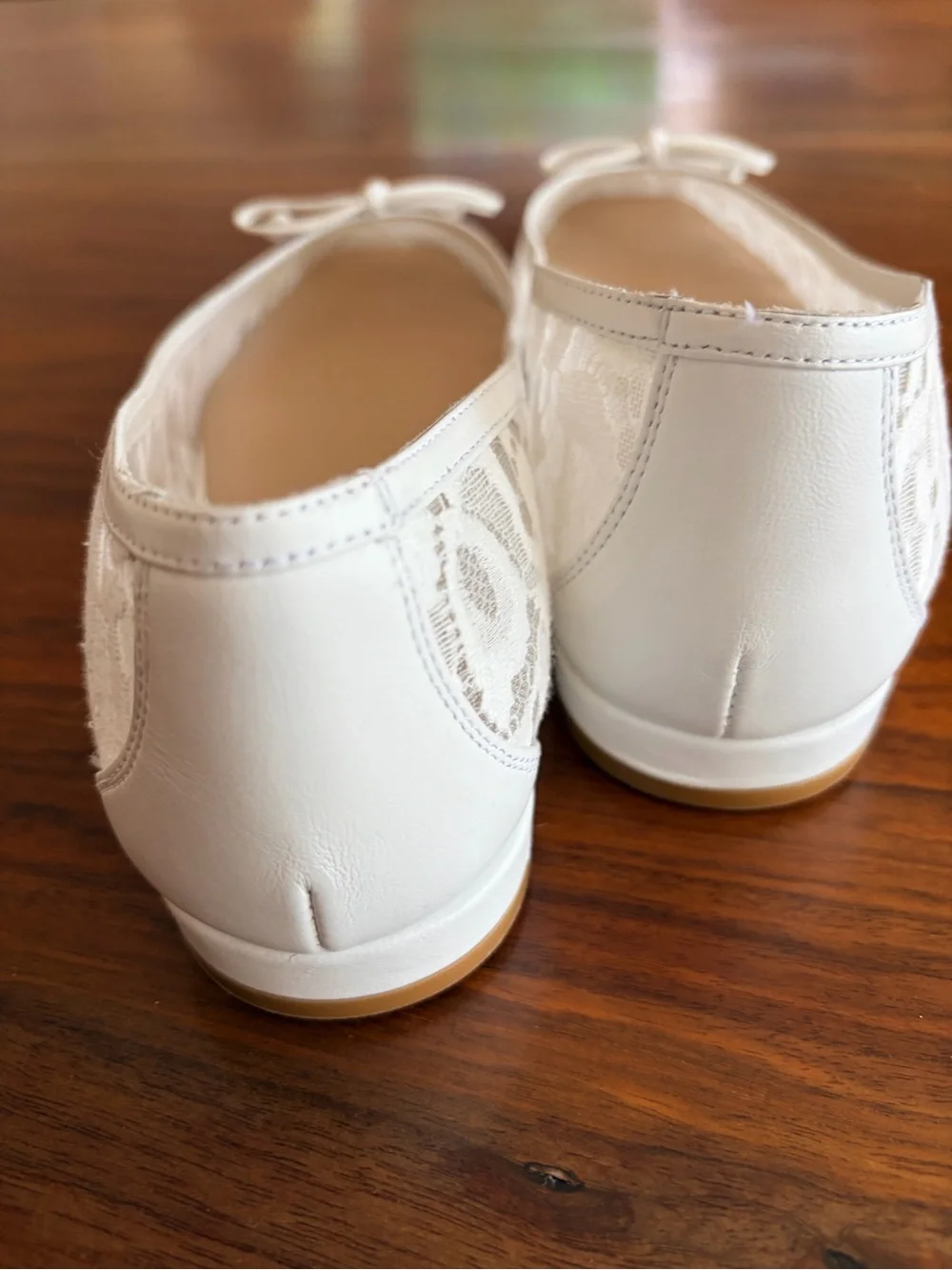 Stuart Weitzman Ivory Lace Ballet Flats with Bow - Picture 9 of 10